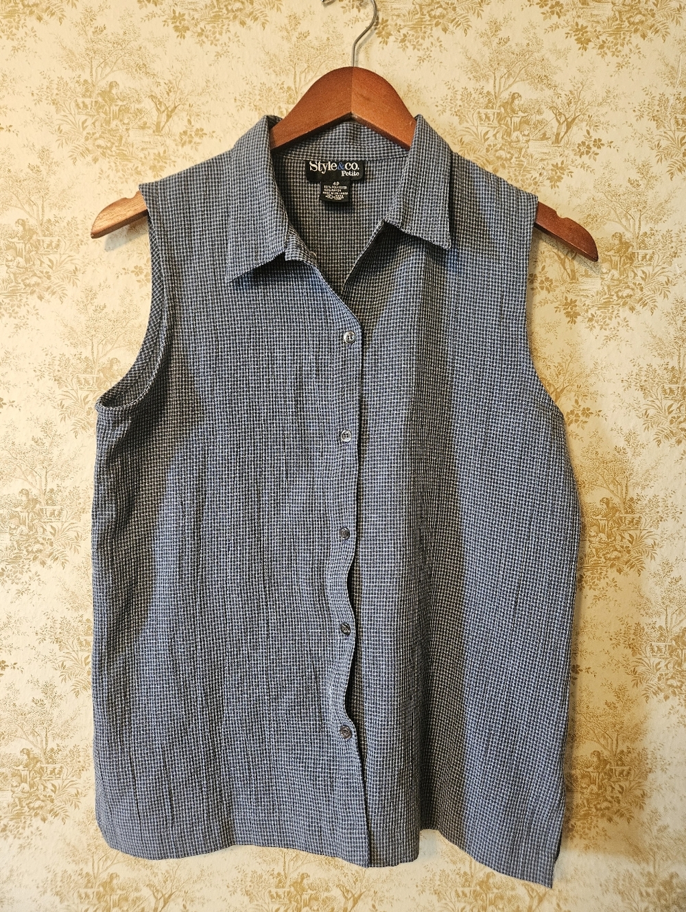 Style & Co Size 4 Petite Button-down Sleeveless Blouse